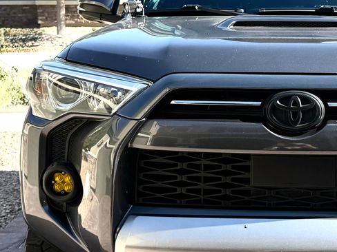 Used 2021 Toyota 4Runner TRD Off-Road Premium w/ Moonroof Package AWD/4WD image 10