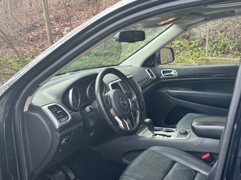 Used 2012 Jeep Grand Cherokee Laredo image 5