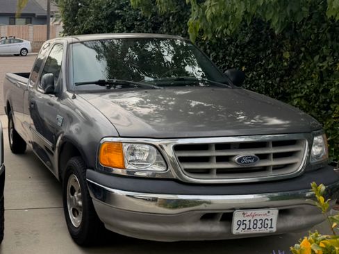 Used 2004 Ford F150 XL RWD image 1