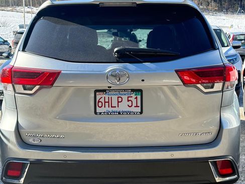 Used 2019 Toyota Highlander Limited Platinum image 6