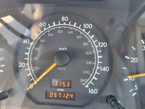 Used 1996 Mercedes-Benz SL 320 image 14