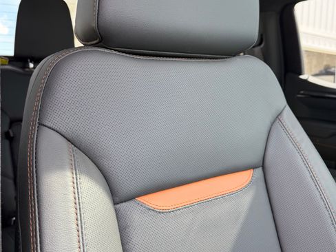 Used 2026 GMC Sierra 1500 AT4 w/ AT4 Preferred Package image 4