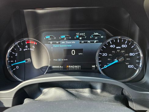 Used 2018 Ford F250 Lariat w/ Chrome Package image 2