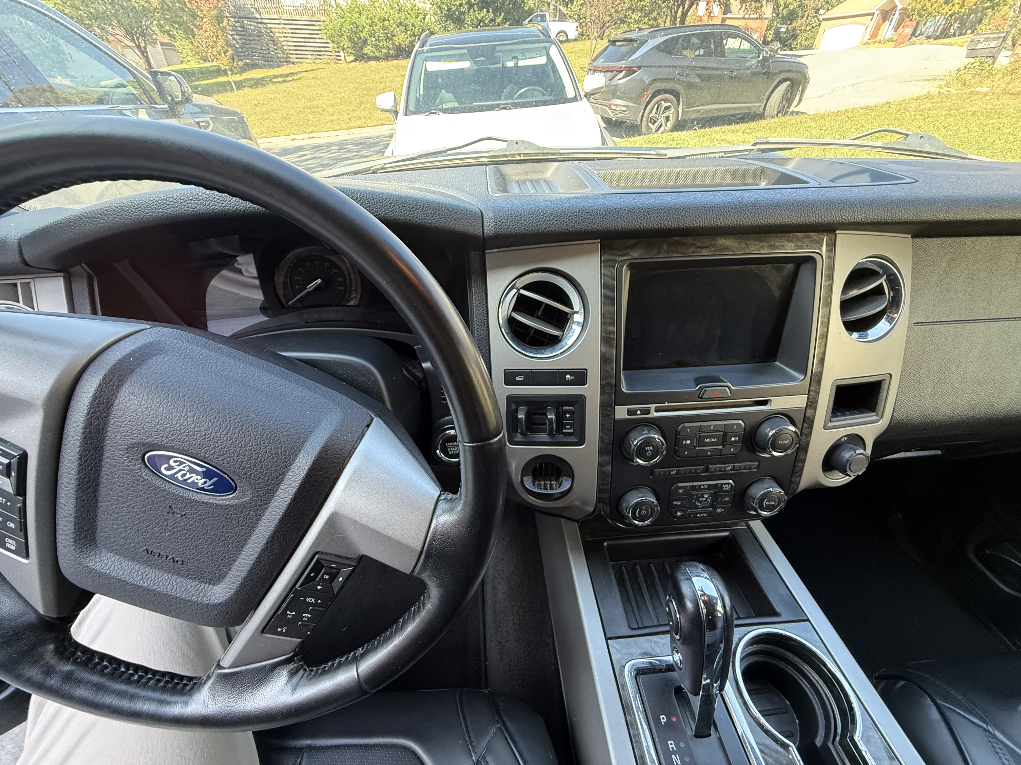 Used 2016 Ford Expedition EL Limited RWD image 2