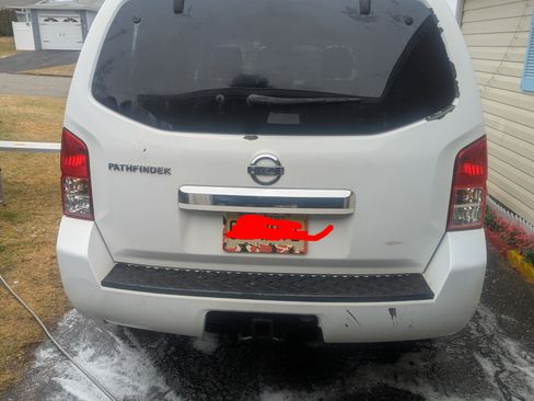 Used 2010 Nissan Pathfinder S image 6