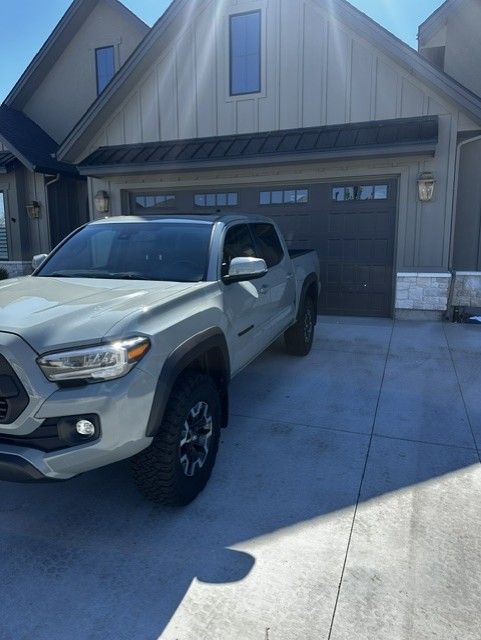 Used 2023 Toyota Tacoma TRD Off-Road w/ TRD Premium Off Road Package AWD/4WD image 4