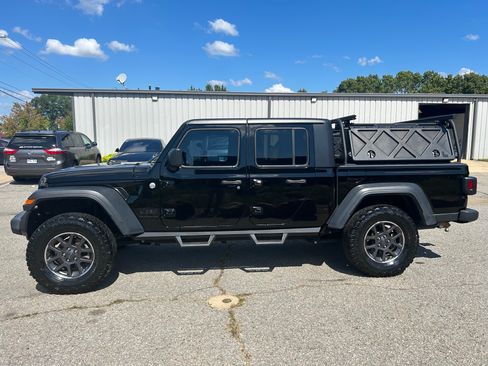 Used 2020 Jeep Gladiator Sport w/ Quick Order Package 24S image 8