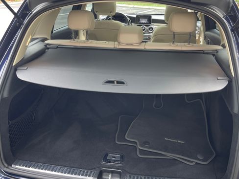 Used 2019 Mercedes-Benz GLC 300 4MATIC image 21