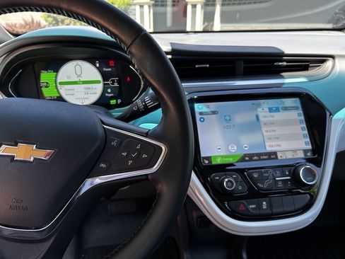Used 2019 Chevrolet Bolt LT FWD image 5