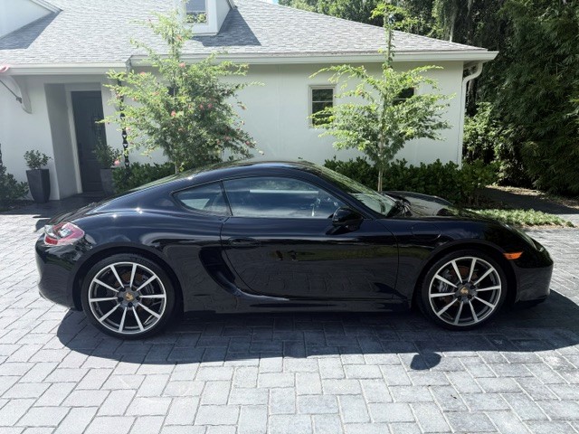 Used 2016 Porsche Cayman RWD image 1