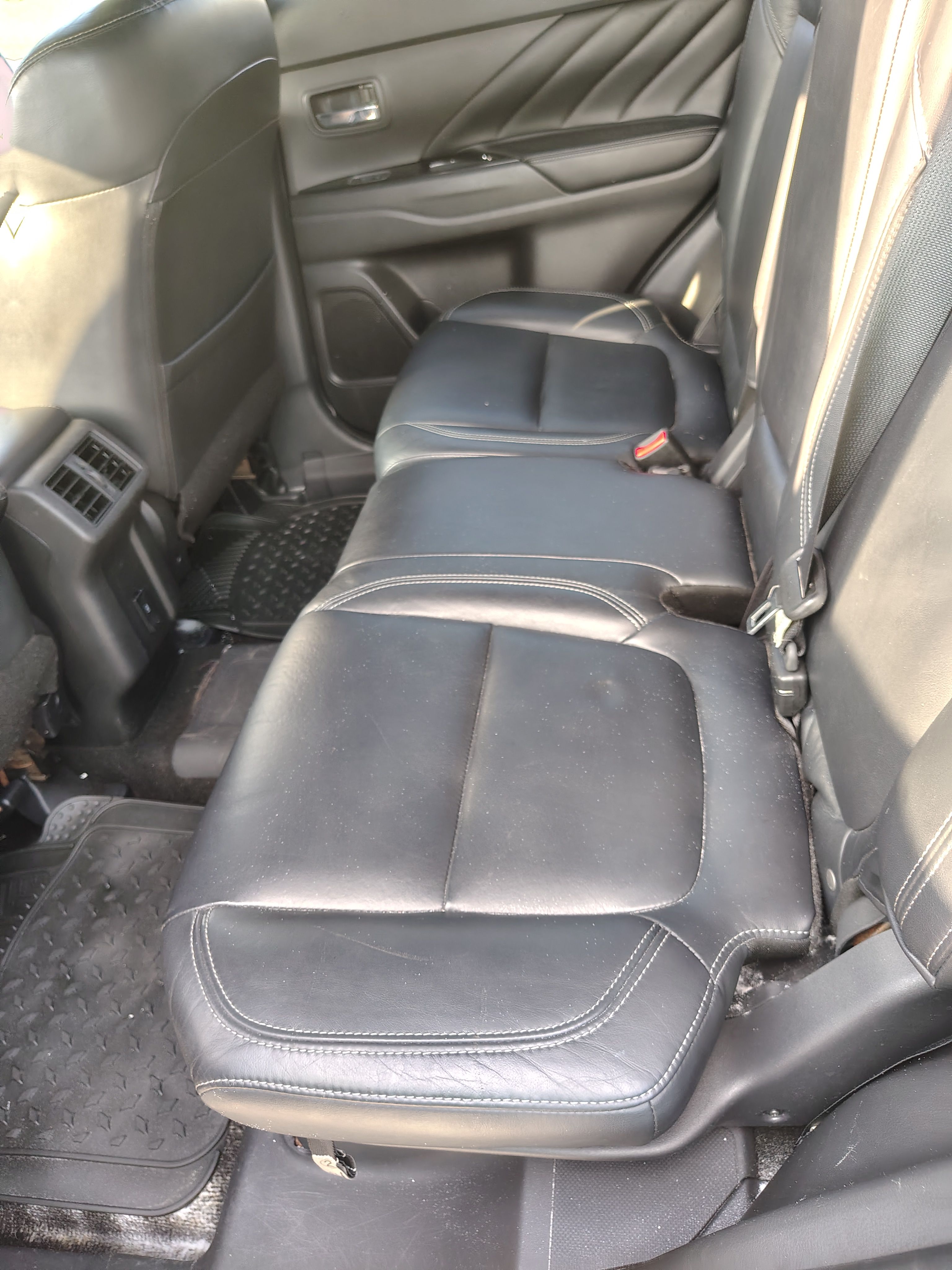 Used 2022 Mitsubishi Outlander SE AWD/4WD image 1