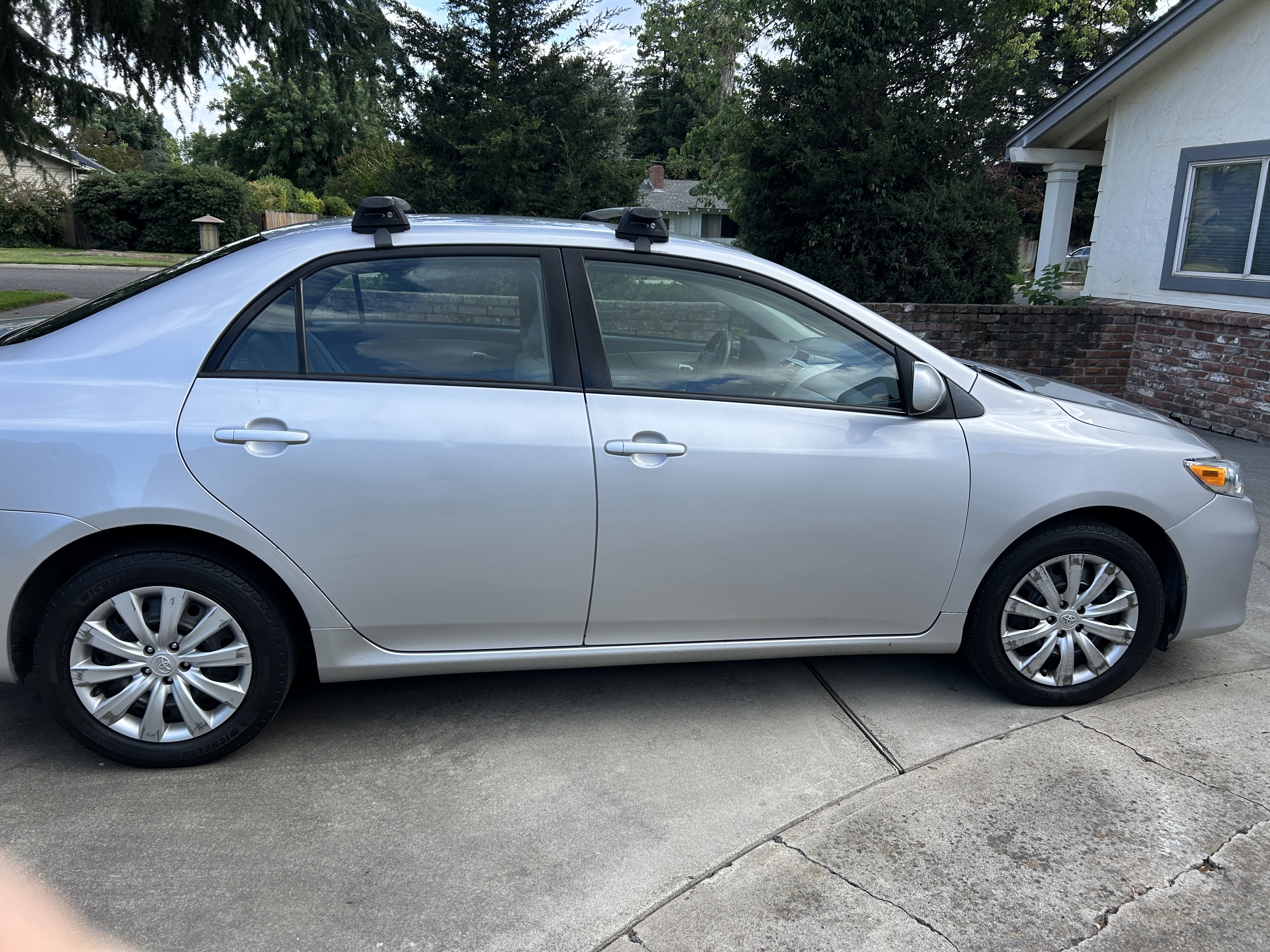 Used 2012 Toyota Corolla LE w/ Preferred Accessory Pkg FWD image 5