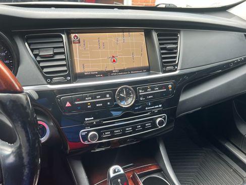 Used 2015 Kia K900 Premium w/ Interior Highline Package image 22