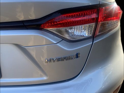 Used 2022 Toyota Corolla LE image 12