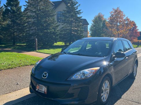 Used 2013 MAZDA MAZDA3 i Grand Touring image 2