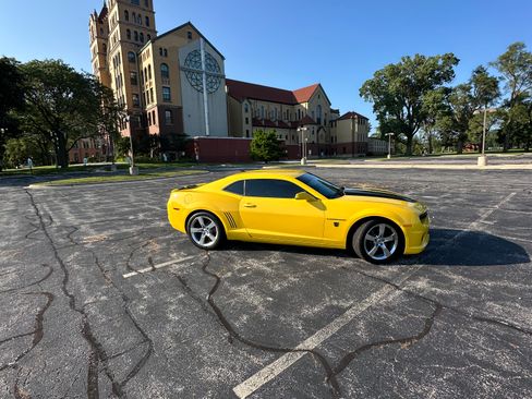Used 2010 Chevrolet Camaro SS w/ RS Package RWD image 29