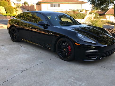 Used 2015 Porsche Panamera GTS image 5