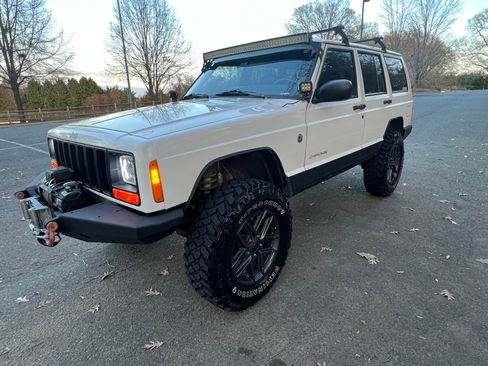 Used 1999 Jeep Cherokee SE image 16