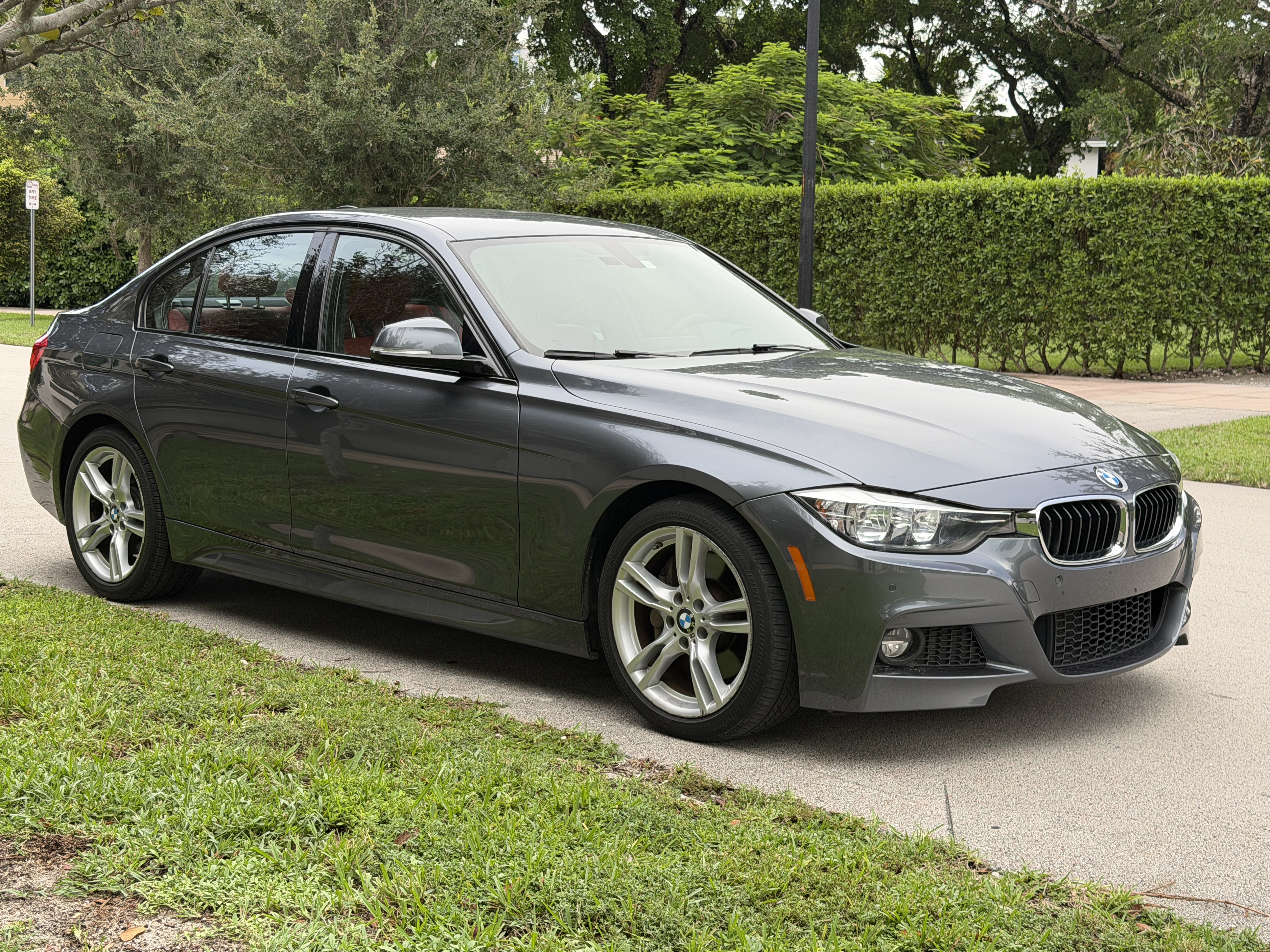 Used 2017 BMW 330i Sedan RWD image 1