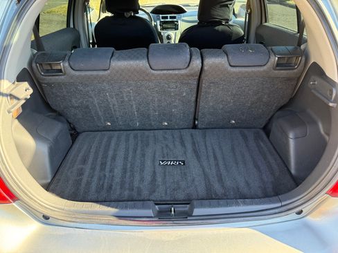 Used 2009 Toyota Yaris 4-Door Hatchback FWD image 16