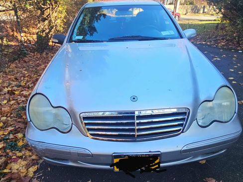 Used 2003 Mercedes-Benz C 240 Sedan image 2
