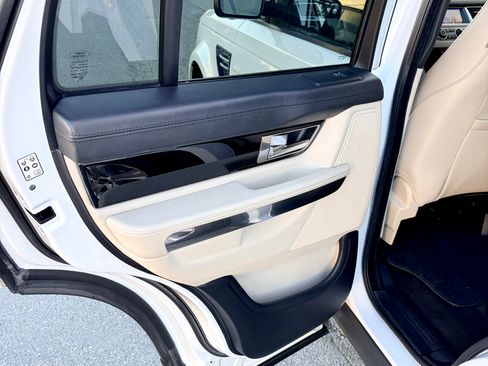 Used 2013 Land Rover Range Rover Sport HSE LUX image 19