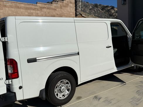 Used 2016 Nissan NV 3500 SV w/ Technology Package image 5