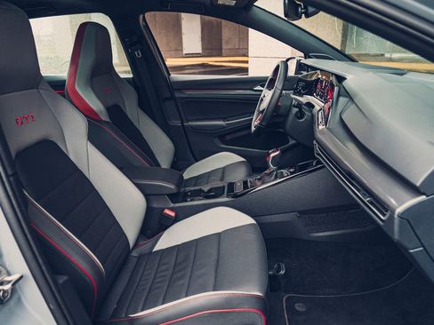 Used 2024 Volkswagen GTI Autobahn image 9