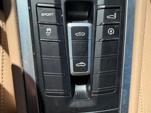 Used 2015 Porsche Boxster RWD image 10