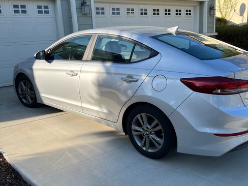 Used 2017 Hyundai Elantra Value Edition FWD image 2