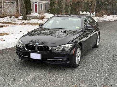 Used 2017 BMW 330i xDrive 330i xDrive Sedan 4D image 1