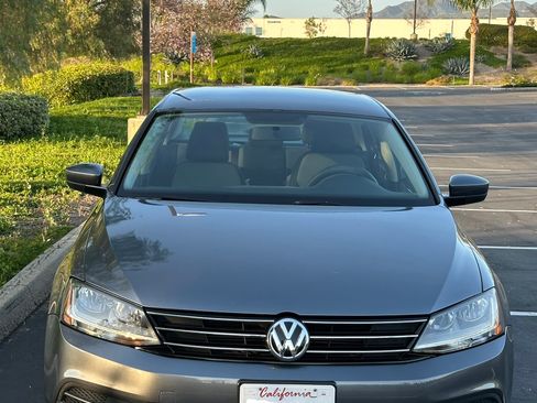 Used 2017 Volkswagen Jetta S image 6