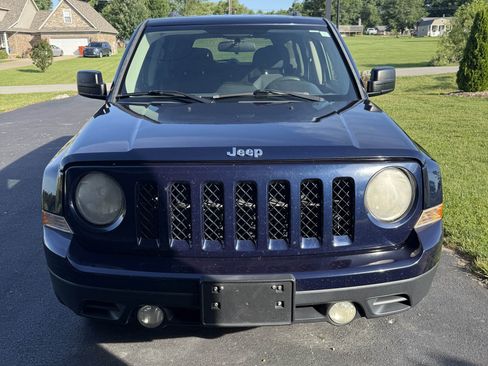 Used 2015 Jeep Patriot Sport w/ Power Value Group FWD image 2