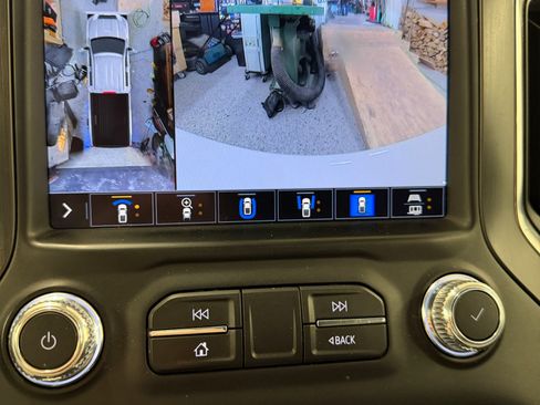 Used 2022 GMC Sierra 3500 AT4 w/ AT4 Premium Plus Package image 22