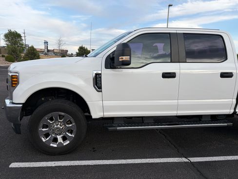 Used 2018 Ford F250 XL w/ Power Equipment Group AWD/4WD image 2