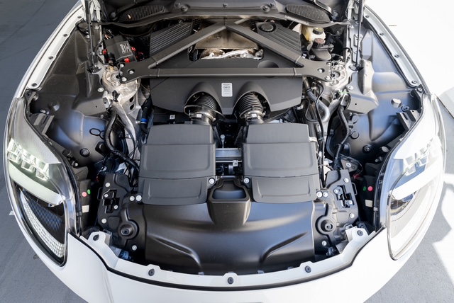 Used 2025 Aston Martin DB12 Convertible RWD image 14