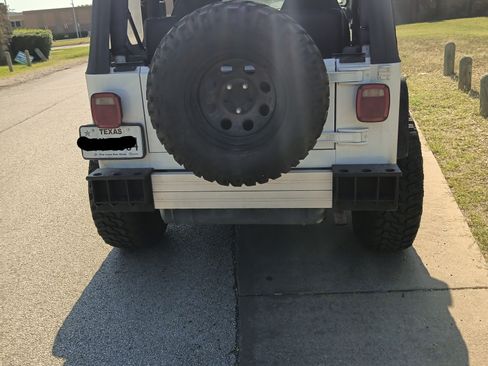 Used 1997 Jeep Wrangler SE image 3