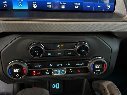 Used 2024 Ford Bronco Big Bend image 12