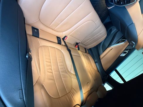 Used 2022 BMW X6 M50i image 25