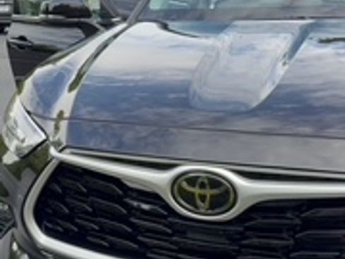 Used 2021 Toyota Highlander LE image 1