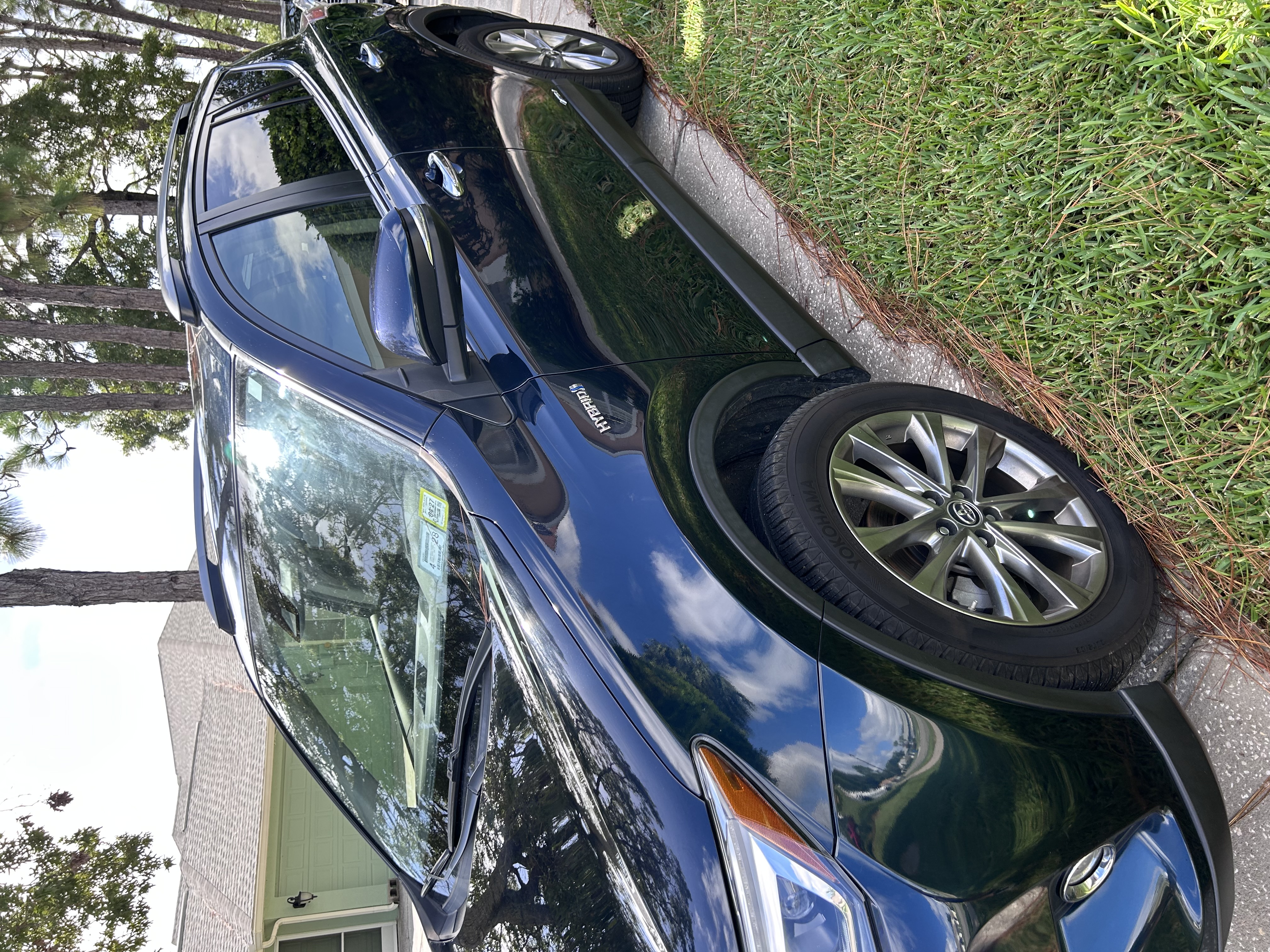Used 2018 Toyota RAV4 Limited w/ Advanced Technology Package AWD/4WD image 4