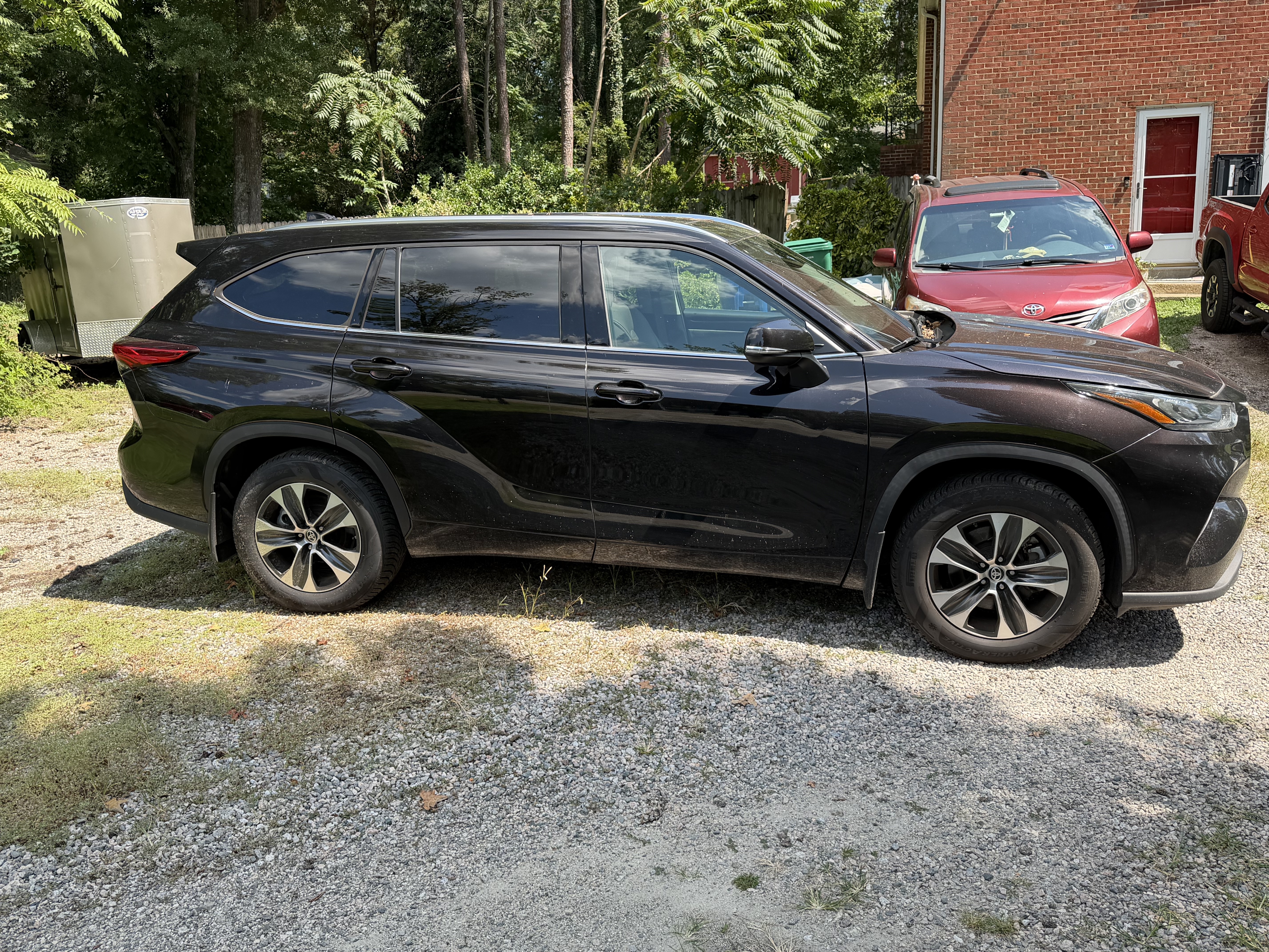 Used 2020 Toyota Highlander XLE AWD/4WD image 6