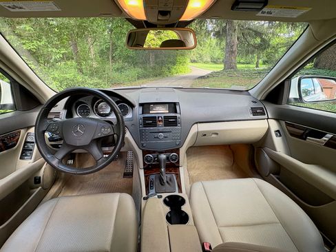 Used 2009 Mercedes-Benz C 300 4MATIC Sedan image 15