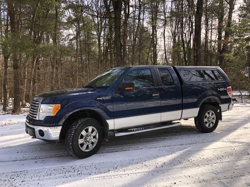 Used 2010 Ford F150 XLT image 1