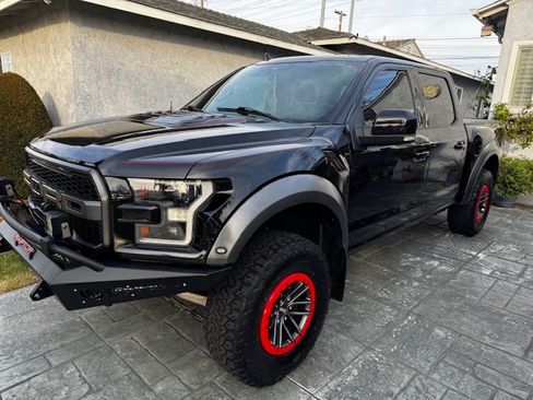 Used 2019 Ford F150 Raptor w/ Equipment Group 802A Luxury image 8