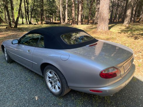 Used 2002 Jaguar XK8 Convertible RWD image 15