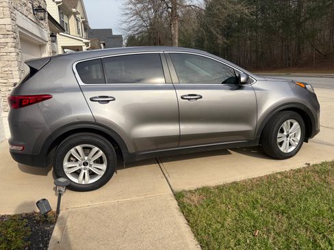 Used 2019 Kia Sportage LX FWD image 6