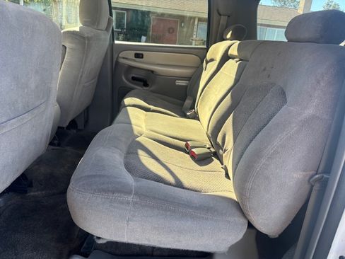 Used 2001 Chevrolet Suburban 2500 LS w/ LS Preferred Equipment Group image 5