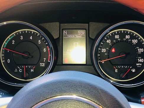 Used 2013 Jeep Grand Cherokee Overland w/ Advance Technology Group AWD/4WD image 22