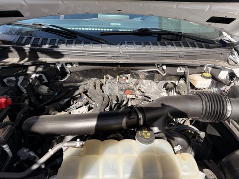 Used 2022 Ford Expedition Limited image 17